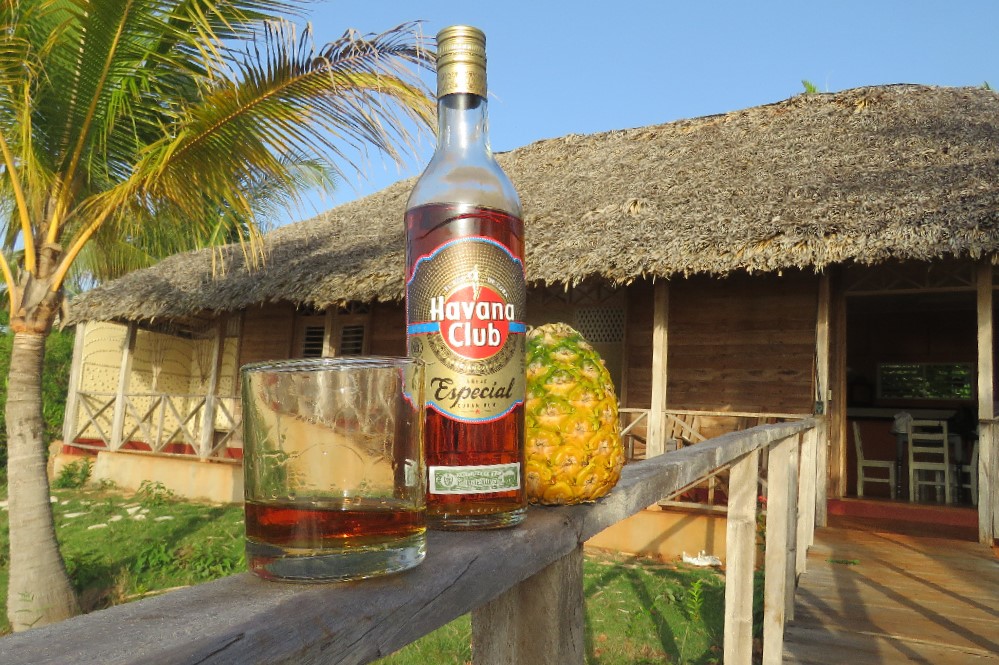 Bungalow mit Blick über Baracoa und das Meer